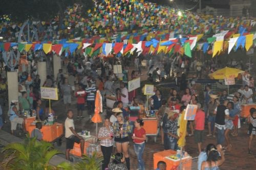  Forró de raiz anima primeiro dia de São João em Lauro de Freitas