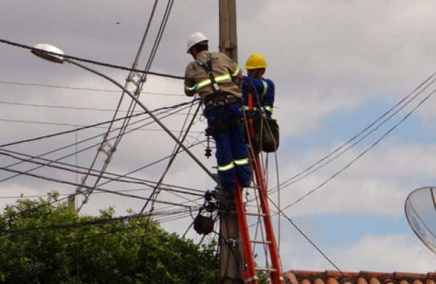  População de Lauro de Freitas ficará  com fornecimento de energia suspenso para realização de serviços da Coelba