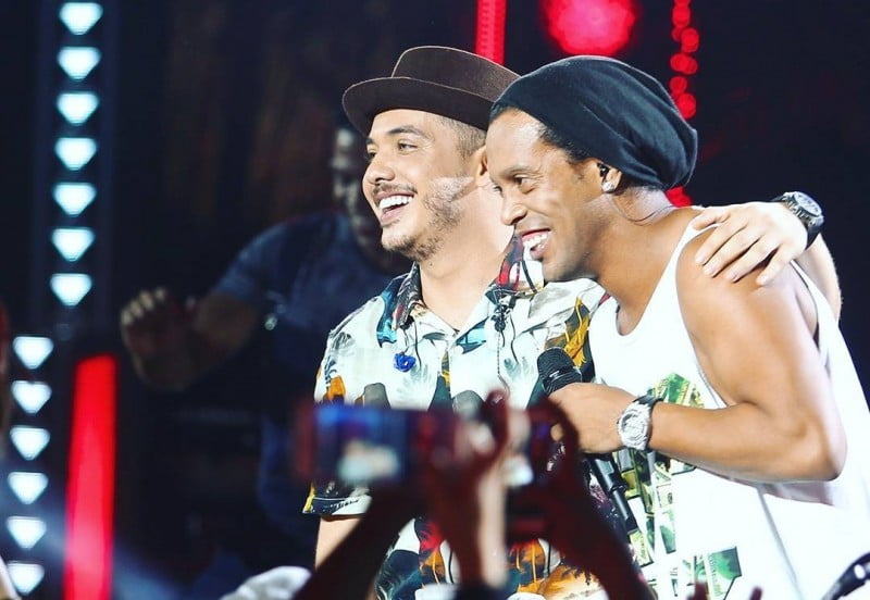  Wesley Safadão lança clipe oficial com Ronaldinho Gaúcho; assista