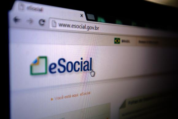  Prazo para pagar guia de julho do eSocial acaba hoje