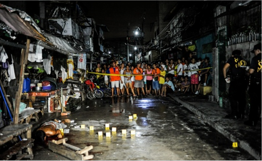  Mais de 300 pessoas morrem nas Filipinas após presidente ordenar morte de traficantes