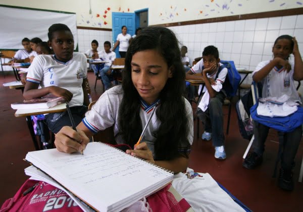  Reforma do ensino médio traz turno integral e menos disciplinas