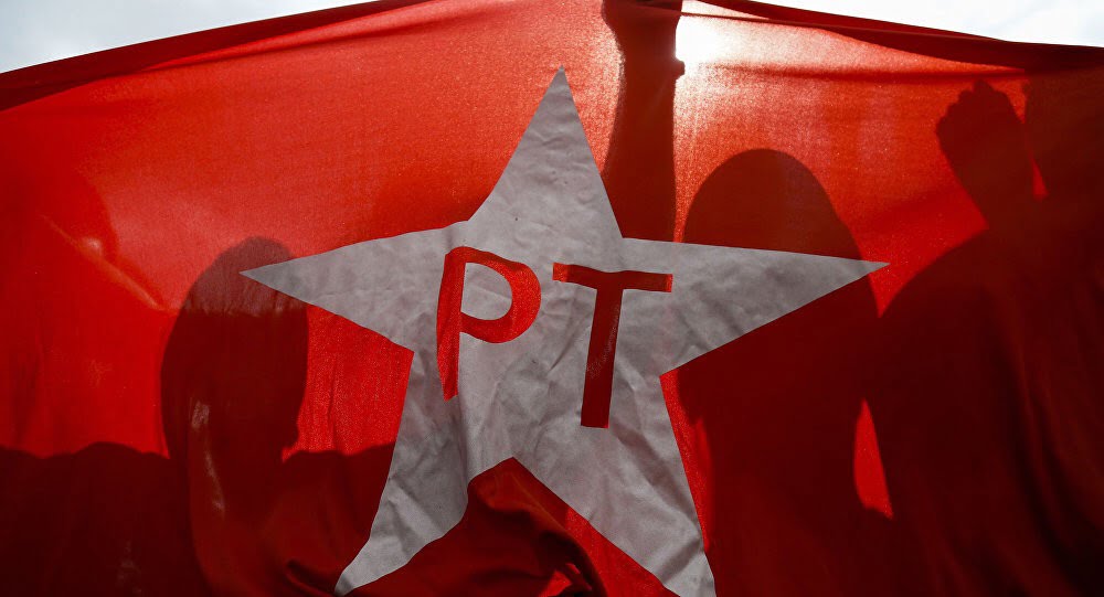  Após eleição, PT pode abandonar estrela vermelha e mudar de nome