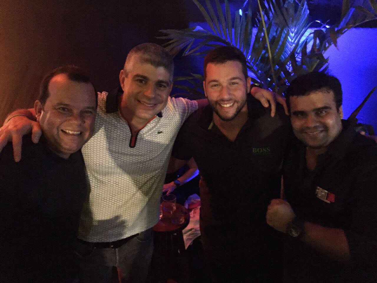  Autoridades e famosos marcam presença em evento de MMA em Salvador