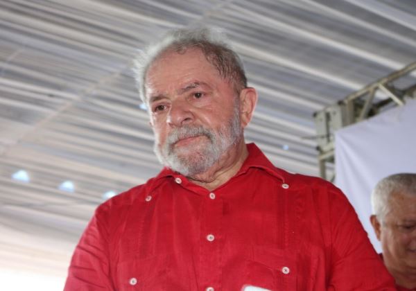  Defesa pede para adiar depoimento de Lula a Moro