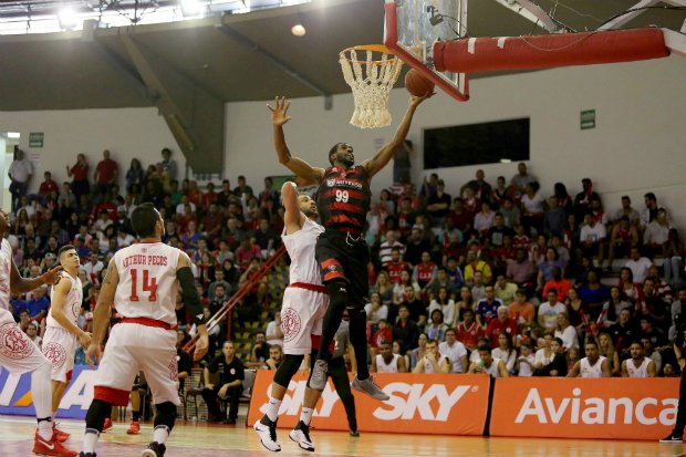  Universo/Vitória perde a terceira e está eliminado do NBB