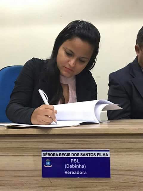  Débora Regis solicita operação tapa-buracos na Rua Antônio José de Souza em Pitangueiras