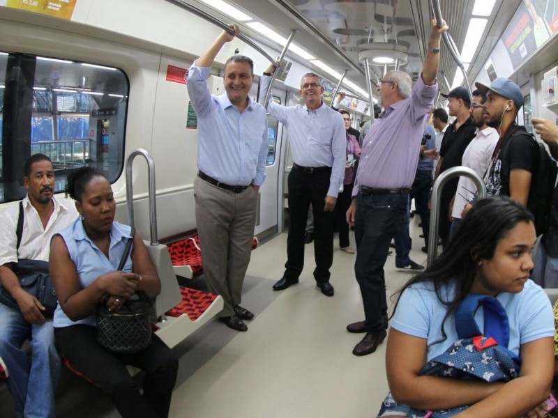  Rui sanciona lei que institui meia-passagem estudantil no metrô