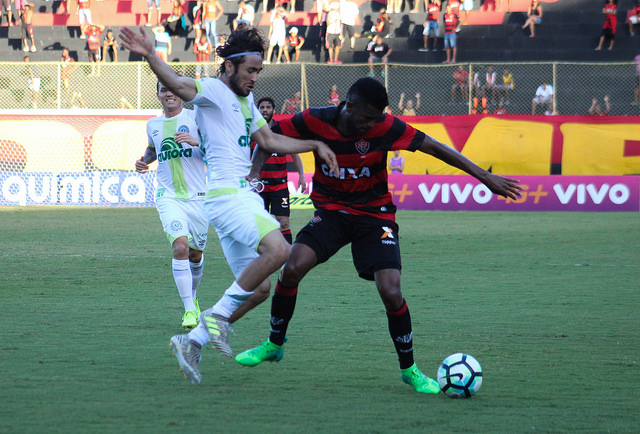 Saco de pancada: Vitória perde a quarta seguida no Brasileirão e segue no Z-4