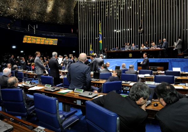  Senado aprova urgência e reforma trabalhista será incluída na pauta