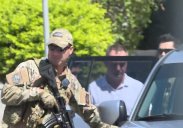  Joesley e Saud deixam sede da PF em SP rumo a Brasília