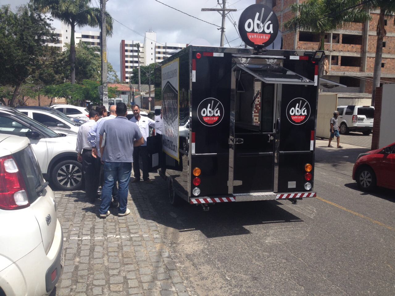  Settop de Lauro de Freitas reúne-se com empresários de Food-Trucks