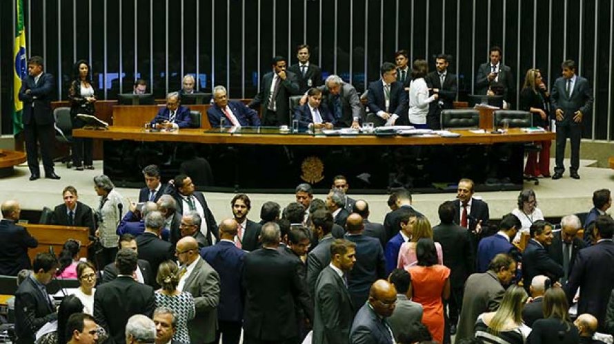  Nova lei deverá tornar mais difícil renovação da Câmara dos Deputados