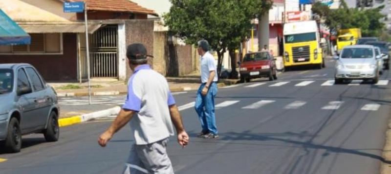  E aí? Pedestres e ciclistas poderão ser multados a partir de 2018