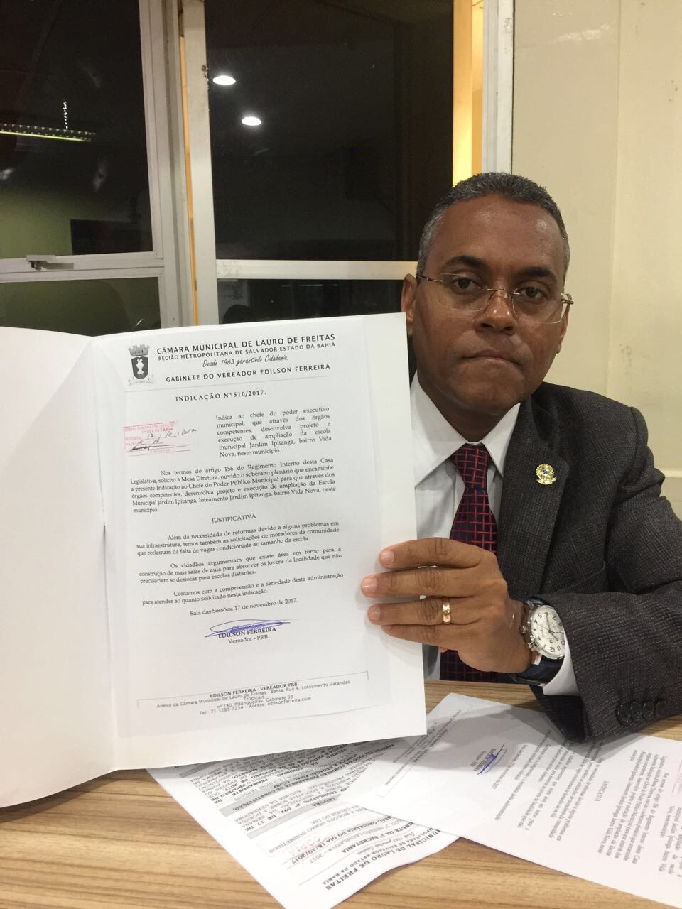 Edilson Ferreira solicita a ampliação da Escola Municipal Jardim Ipitanga em Vida Nova