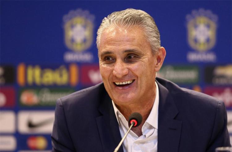 Tite divulga escalação da Seleção Brasileira em jogo contra a Bolívia na quinta (05)