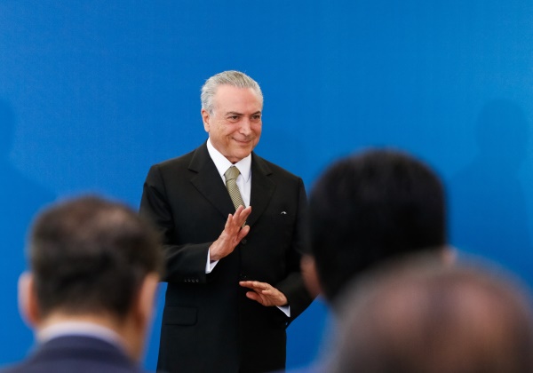  Temer anuncia liberação de R$ 2 bilhões para os municípios do país