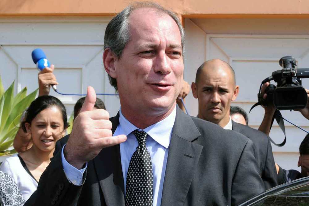  Ciro Gomes faz acordo com Lula para apoio no segundo turno