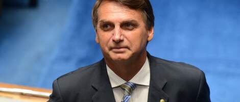  Jair Bolsonaro negocia com o PR e com o PSL