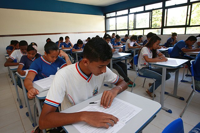  Escolas estaduais realizam matrícula para novos estudantes do Ensino Fundamental