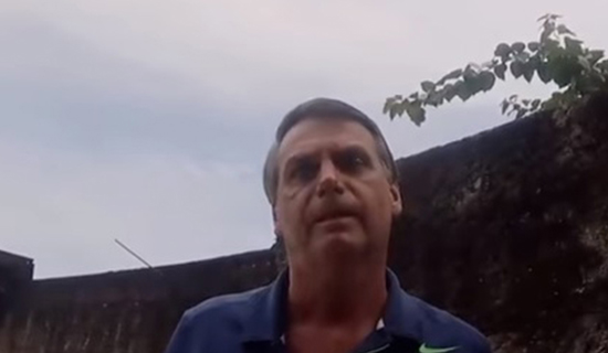  Bolsonaro rebate repórter e diz que usava dinheiro do auxílio-moradia para “comer gente”