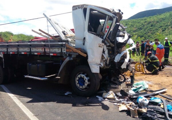 Hospital confirma terceira vítima fatal de acidente com microônibus