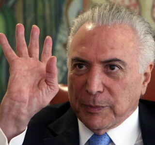  Temer anuncia R$ 1 bilhão para Educação e volta a exaltar ministros