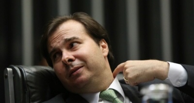  Rodrigo Maia viajou 250 vezes em aeronaves da FAB em apenas um ano