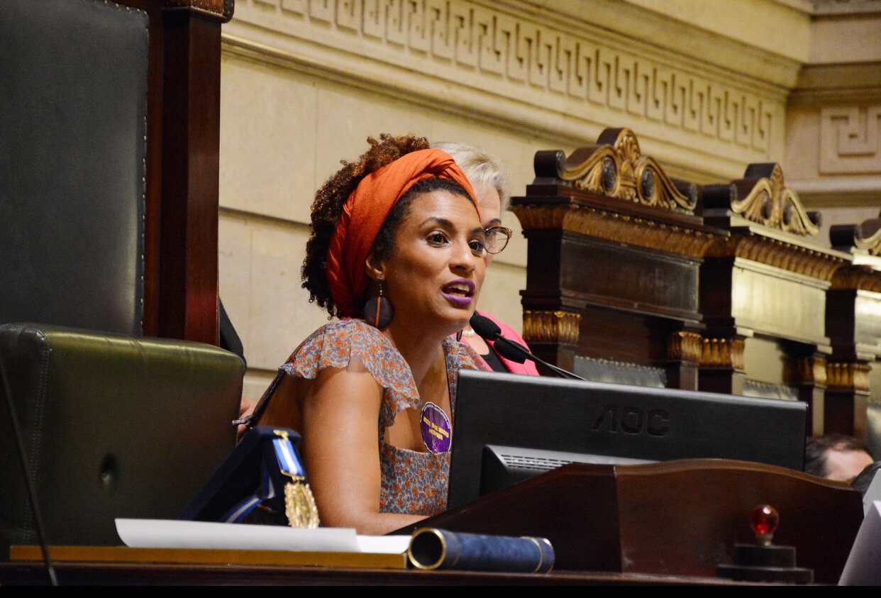 Mãe de policial assassinado relembra ajuda de Marielle Franco no caso: ‘Foi imbatível’