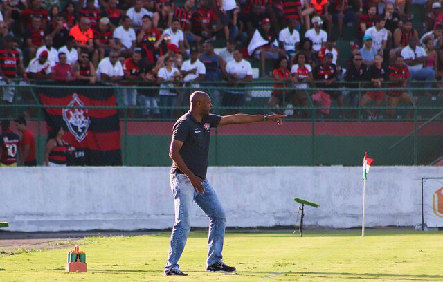 Com vantagem do empate, Vitória recebe Bahia de Feira em jogo de volta da semifinal do Baianão 2018