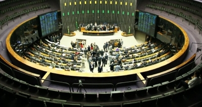  Pelo menos 15 deputados mudam de partido no primeiro dia da janela partidária