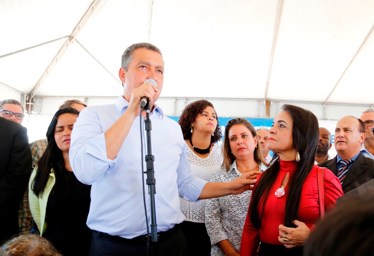  Obras vão colocar Lauro de Freitas entre as melhores cidades do país em infraestrutura, afirma Rui Costa durante assinatura de OS