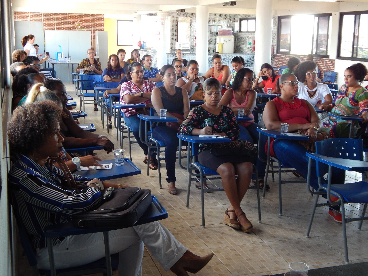  SEMED capacita cuidadores que atuam na inserção de jovens com deficiência em sala de aula