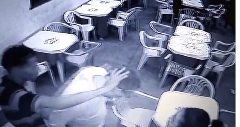 Vídeo: bandidos fazem ‘arrastão’ em Lauro de Freitas e roubam até tenente da PM