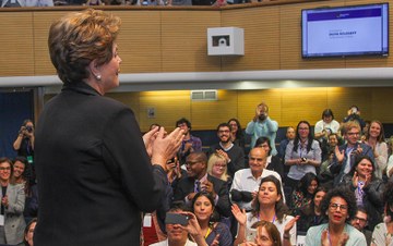  Dilma reafirma candidatura de Lula: ‘não pode um inocente ser retirado do pleito’