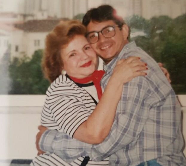  Jones Carvalho homenageia todas as mães e diz: “É inevitável lembrar da minha, Dona Lourdes, guerreira e protetora”