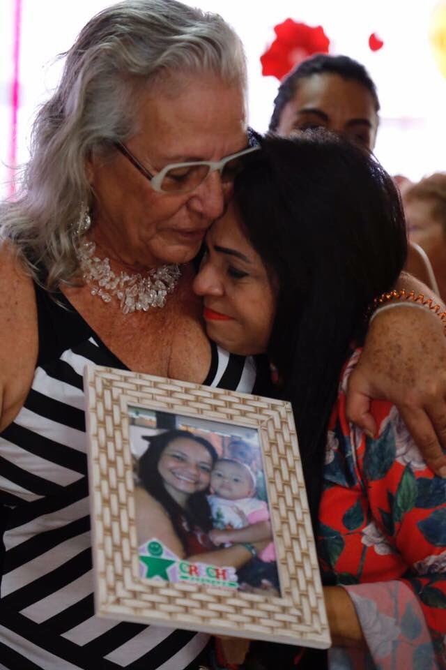  Prefeita Moema Gramacho deseja um Feliz Dia das Mães!