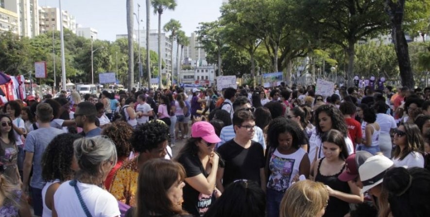  Manifestação de mulheres contra Bolsonaro invade Campo Grande