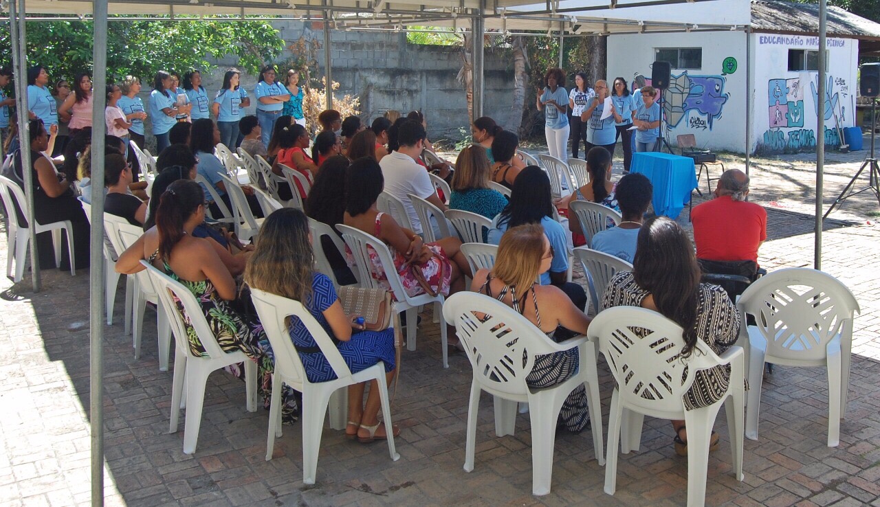  Educadores debatem práticas de inclusão para alunos com deficiência em Lauro de Freitas