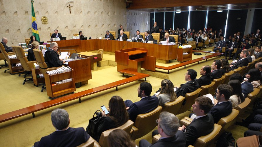 STF só votará fim de auxílio-moradia após Temer dar aumento