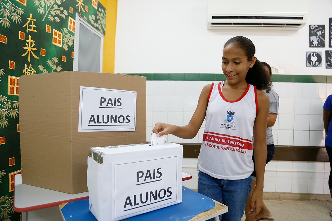  Lauro de Freitas retoma consulta pública para diretores e vices na rede municipal de ensino