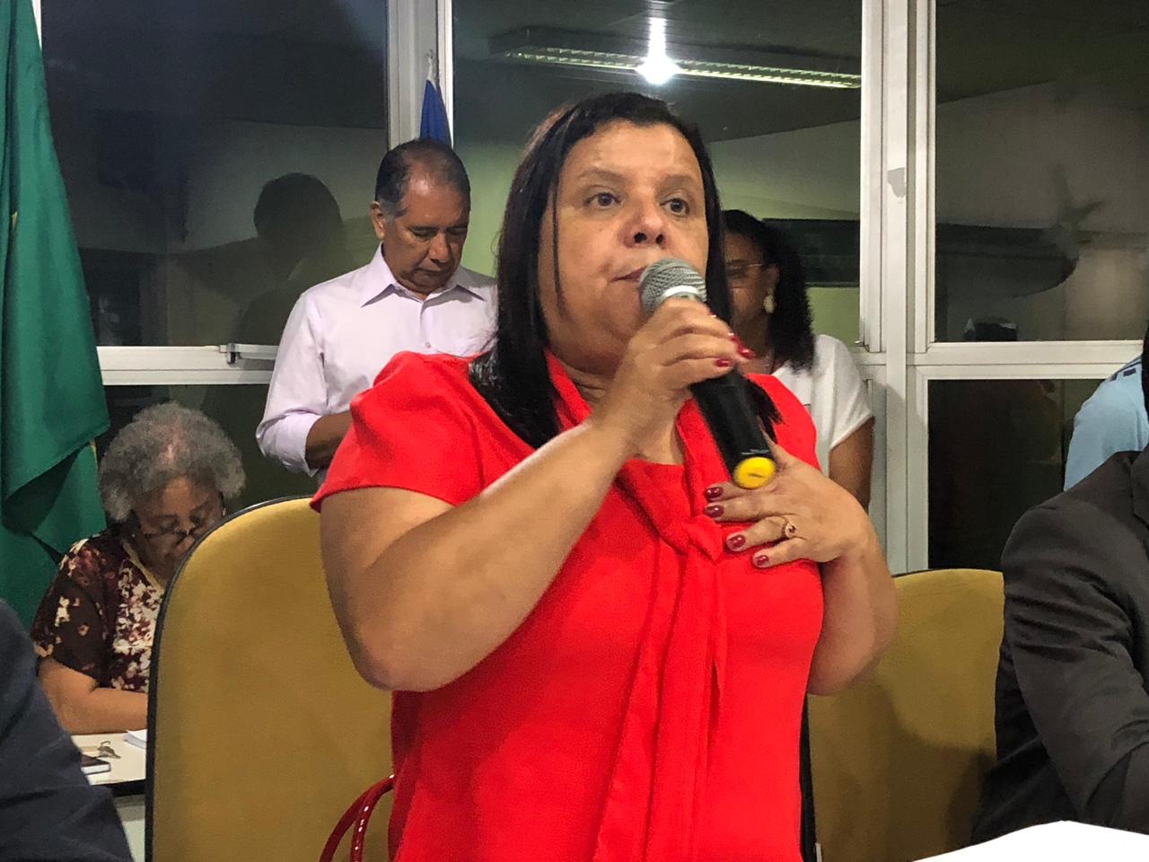  Aprovados três PLs de autoria da vereadora Naide Brito