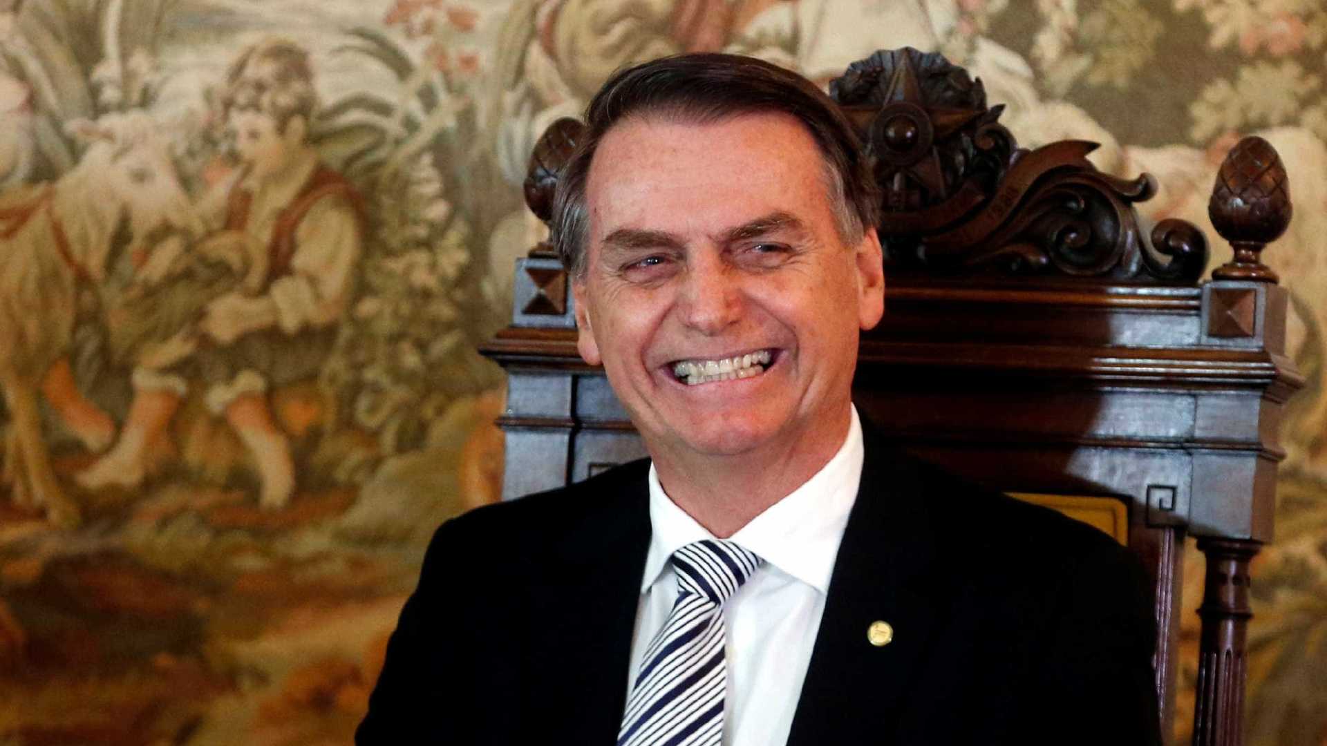  Bolsonaro volta a Brasília nesta terça e deve definir mais ministros