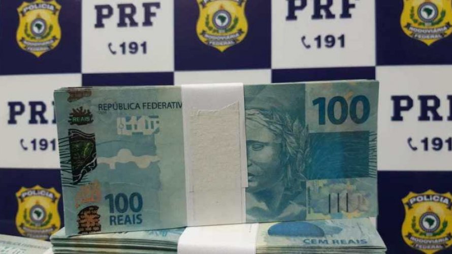  PRF apreende mala com R$ 230 mil em notas falsas; dinheiro seria usado no Carnaval de Salvador