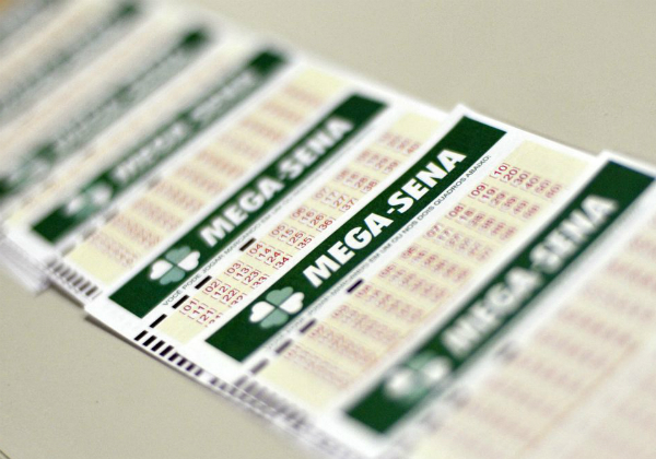 Mega-Sena acumula e pode pagar R$ 11 milhões neste sábado