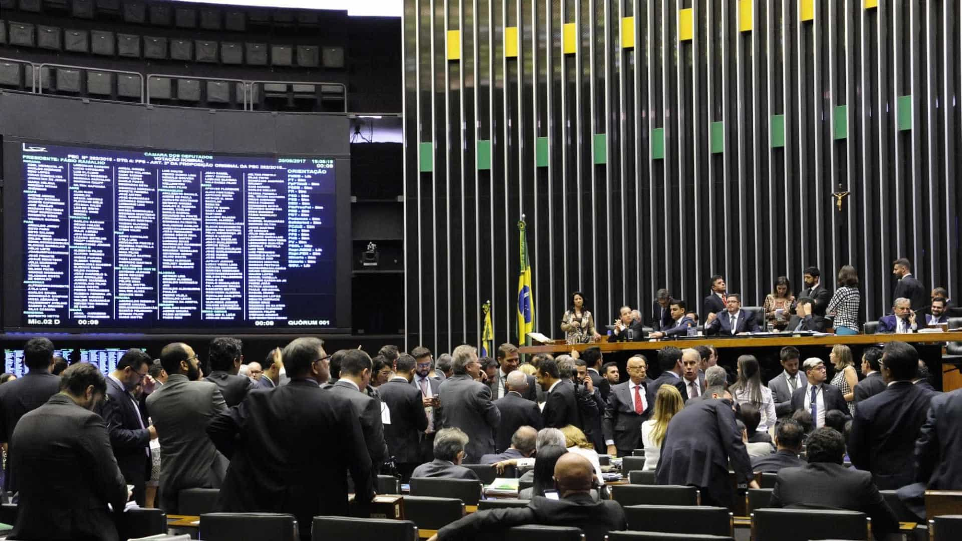  Contra Bolsonaro, Centrão prevê resgatar reforma de Temer