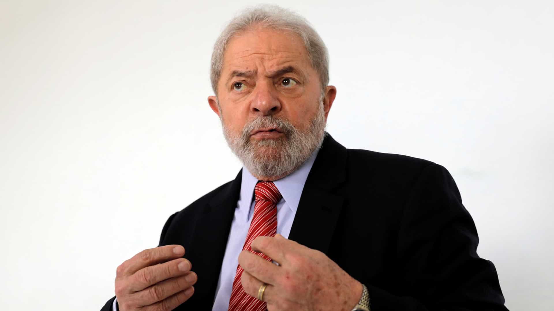  Decisão de Toffoli libera Lula para conceder entrevista