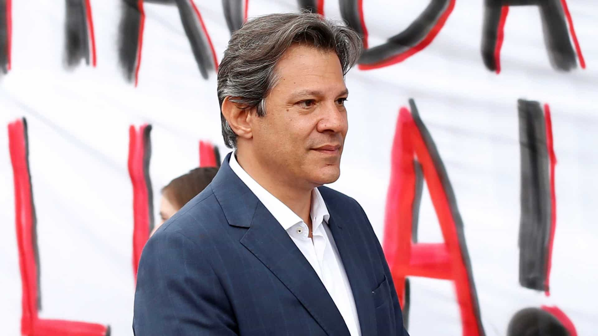  Haddad: Bolsonaro segue agenda de Temer, com cortes de direitos