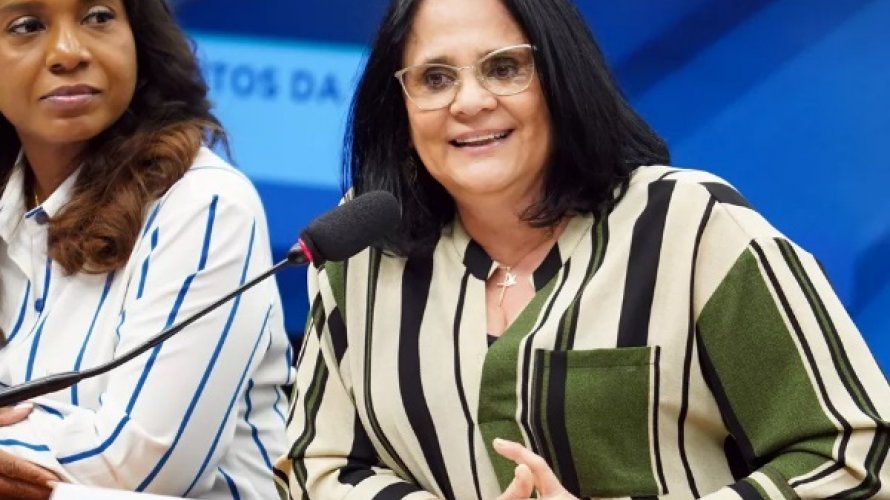  Damares exonera nove funcionários ligados à Tia Eron