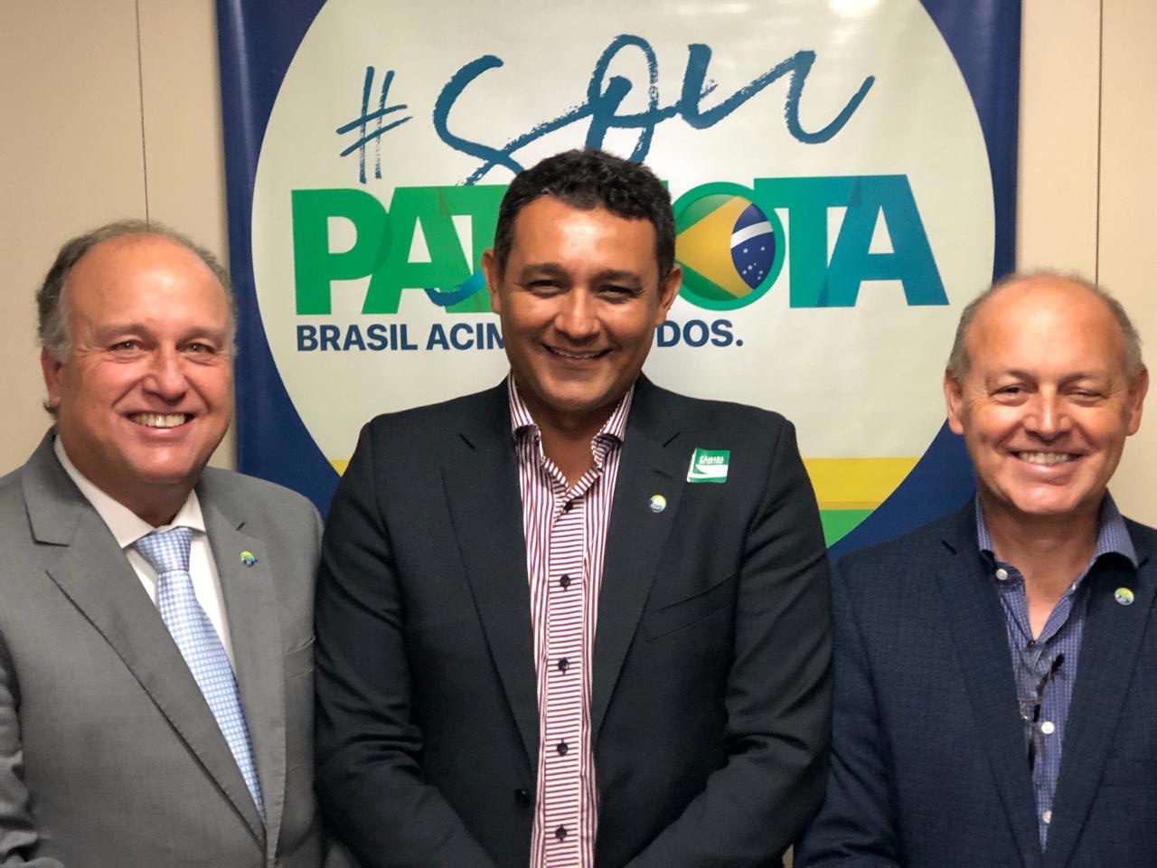  Em Brasília, presidente do Patriota Baiano, Alexandre  Marques reúne-se com membros do partido